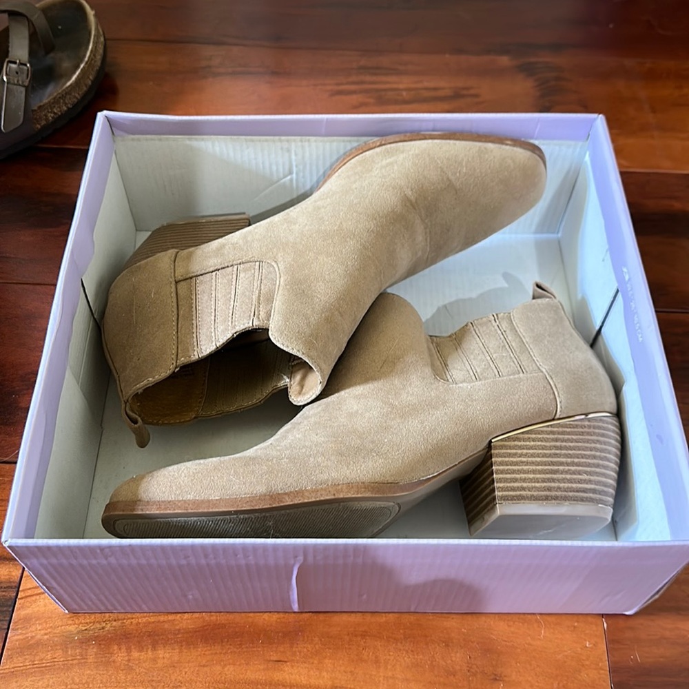 Never worn New direction shoes size 9.5